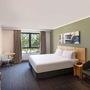 Standard Accessible King Room